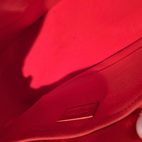 Louis Vuittons Handbags Epi Segur MM - Picture 9 of 14